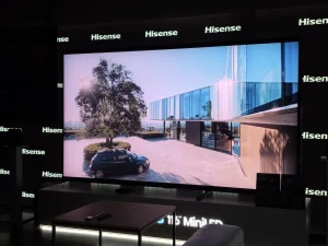 Hisense 116UXQ – gigantyczny 116-calowy telewizor Mini LED: specyfikacja i cena w Polsce