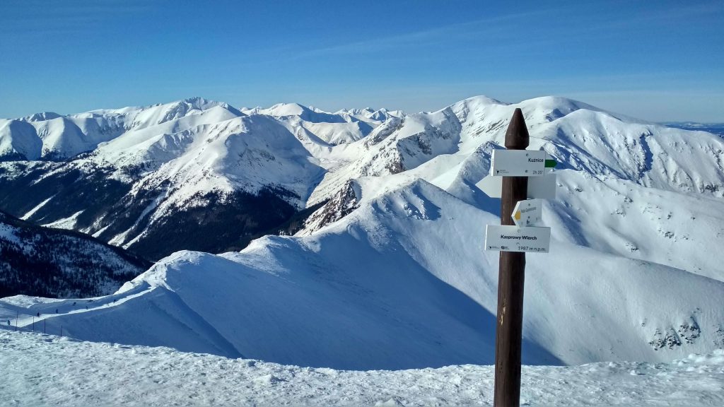 Wypoczynek na Kasprowym Wierchu 2025–2026: ceny, kiedy rezerwować i co warto wiedzieć