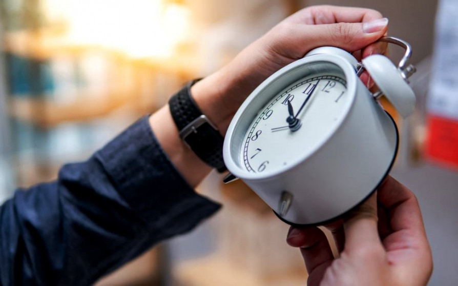 Przejście na czas zimowy w Polsce: kiedy przestawiamy zegarki?