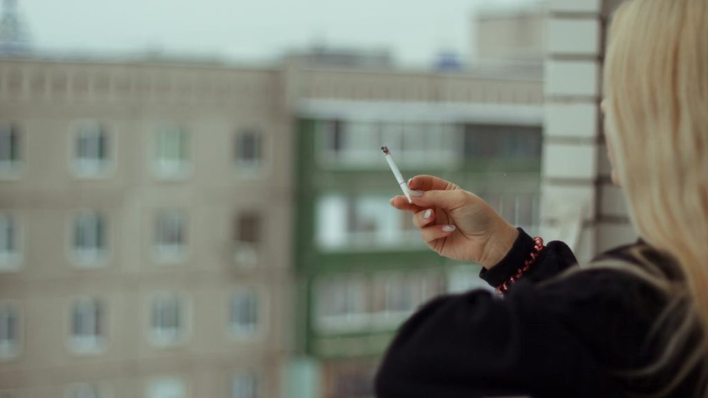 Czy w Polsce zakaz palenia na balkonach? Komisja Sejmu analizuje pomysł