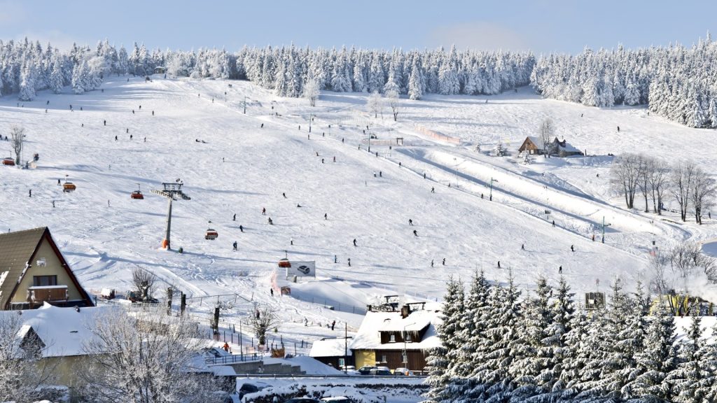 Wypoczynek w Zieleńcu 2025–2026: ceny, kiedy rezerwować i co warto wiedzieć