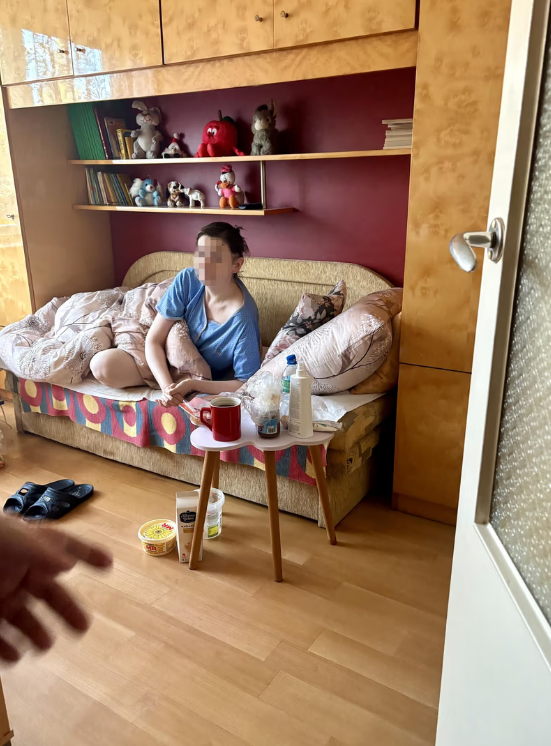 Dramat w Świętochłowicach: Mirella od 27 lat zamknięta w pokoju. Matka nadal ją izoluje