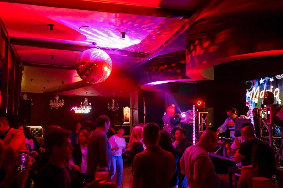 Koncerty w Łodzi w grudniu 2025 – gdzie pójść i ile kosztują bilety