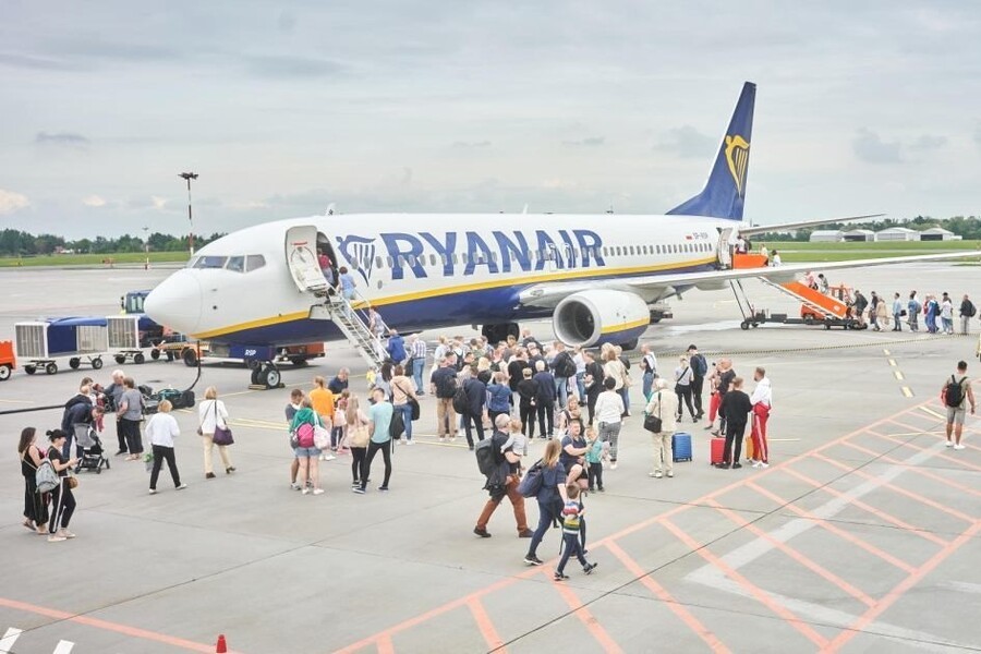 Zmiany w Ryanair: cyfrowe karty pokładowe i opłata 55 euro za odprawę