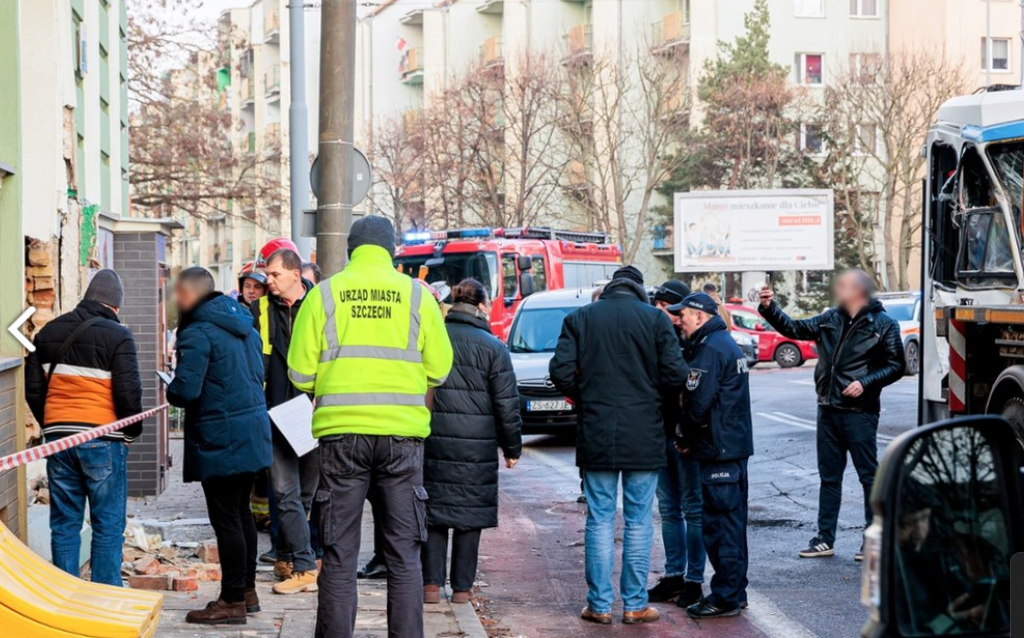 Wykolejenie tramwaju w Szczecinie. Trzy osoby trafiły do szpitala