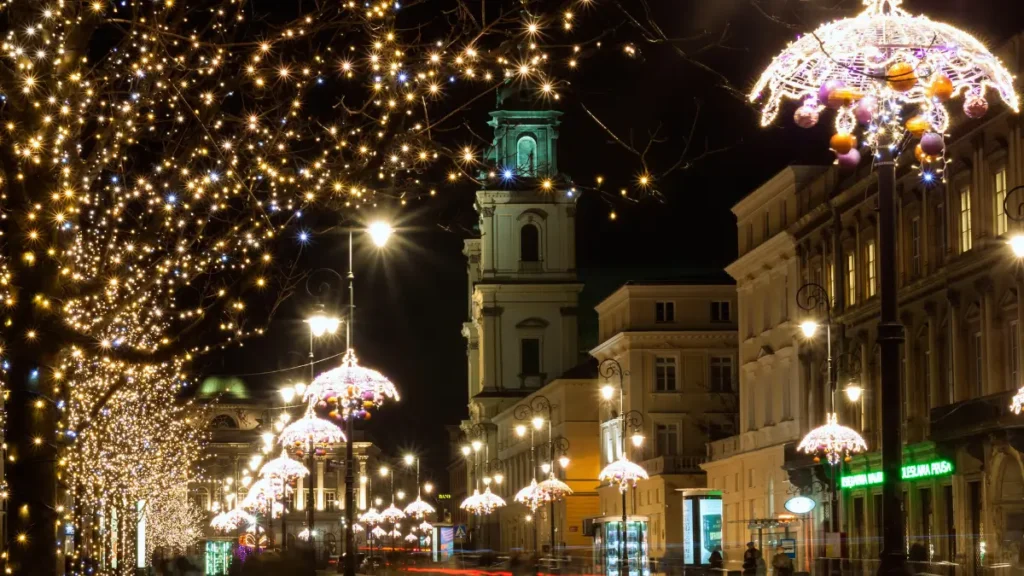 Wigilia 2025 w Polsce – dzień wolny: czy sklepy będą otwarte i jakie kary grożą za handel