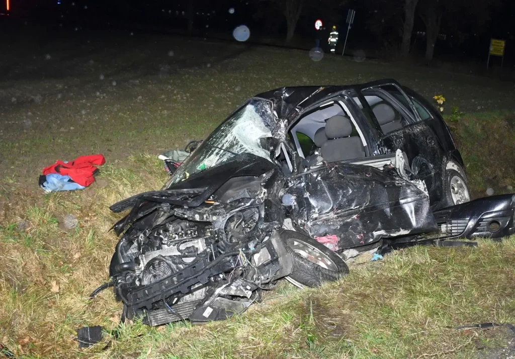 Tragiczny wypadek pod Radziejowem: zginęła 53-letnia kierująca oplem