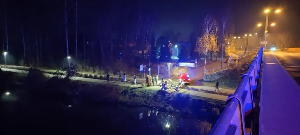 Dwie kobiety wpadły do Kanału Żerańskiego. Trwała długa akcja ratunkowa