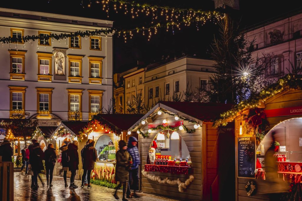 Jarmarki bożonarodzeniowe w Krakowie 2025. Gdzie po prezenty i świąteczne smaki?
