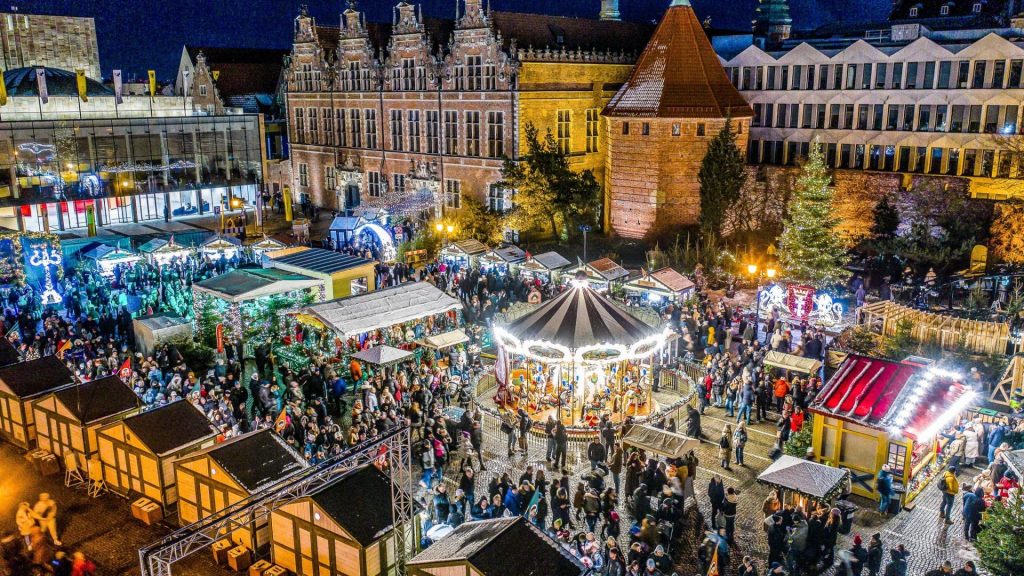 Gdzie na najdroższy jarmark bożonarodzeniowy? Ceny w Krakowie, Warszawie, Wrocławiu i innych miastach!