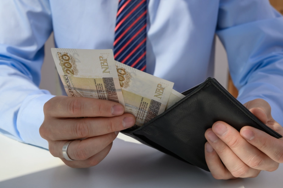 Średnia pensja rośnie szybciej niż inflacja. Najnowsze dane o wynagrodzeniach w Polsce 2025