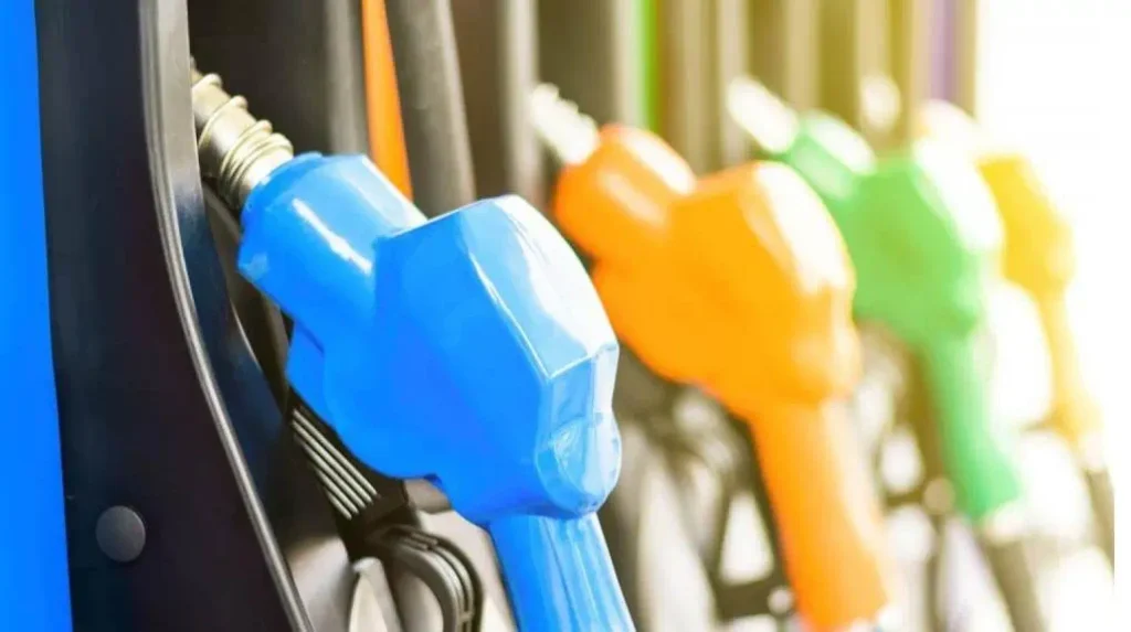 Ceny paliw na święta i Nowy Rok 2025: ile zapłacimy na stacjach w Polsce