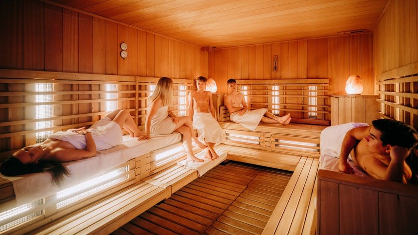 Aquapark Fala w Łodzi: Sprawdź nowe tematyczne seanse saunowe – relaks, zdrowie i adrenalina!