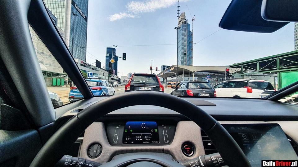 Od 1 stycznia 2026 część aut nie wjedzie do Warszawy. Kontrole zrobią kamery