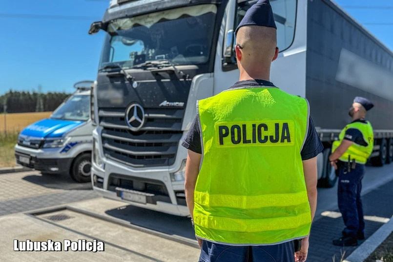 Zmiany od 25 grudnia 2025 dla kierowców w Polsce. Mandaty nawet 2000 zł