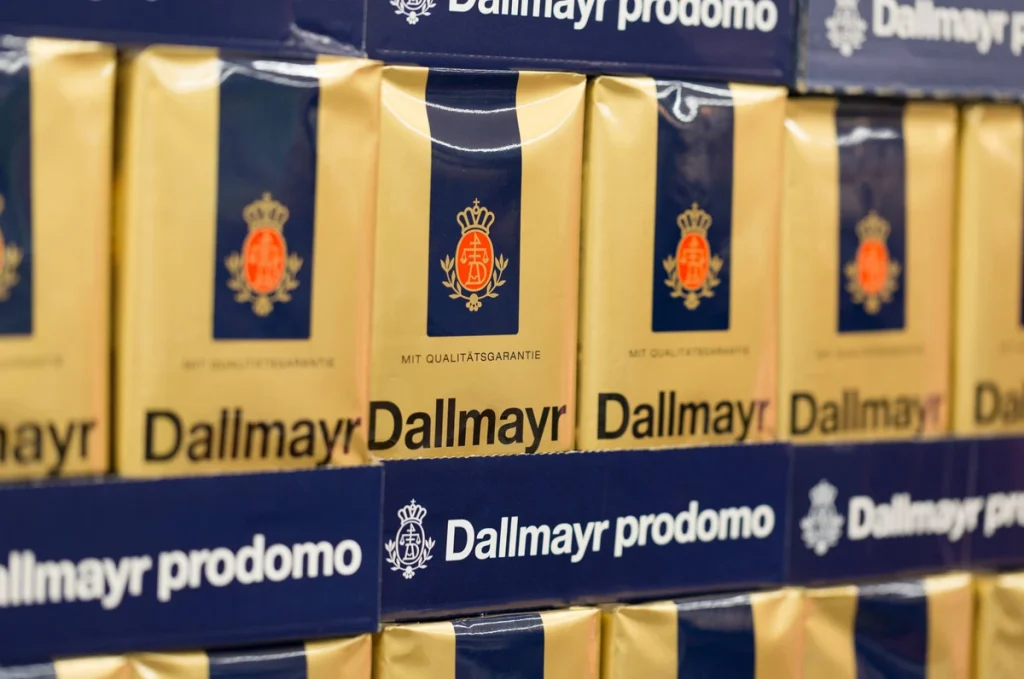 Aldi obniża ceny kawy. Jak skorzystać z promocji i jakie są limity