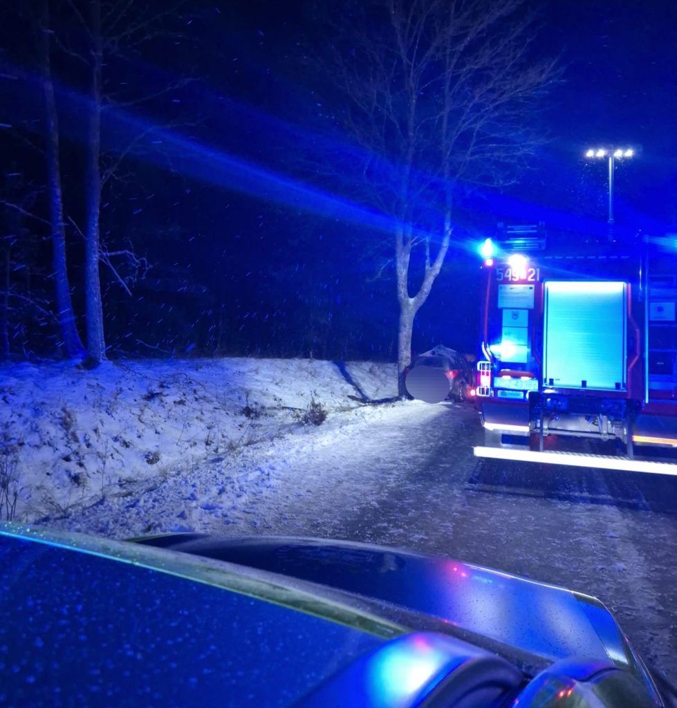 Tragedia na drodze pod Białym Borem. Nie żyją dwie osoby
