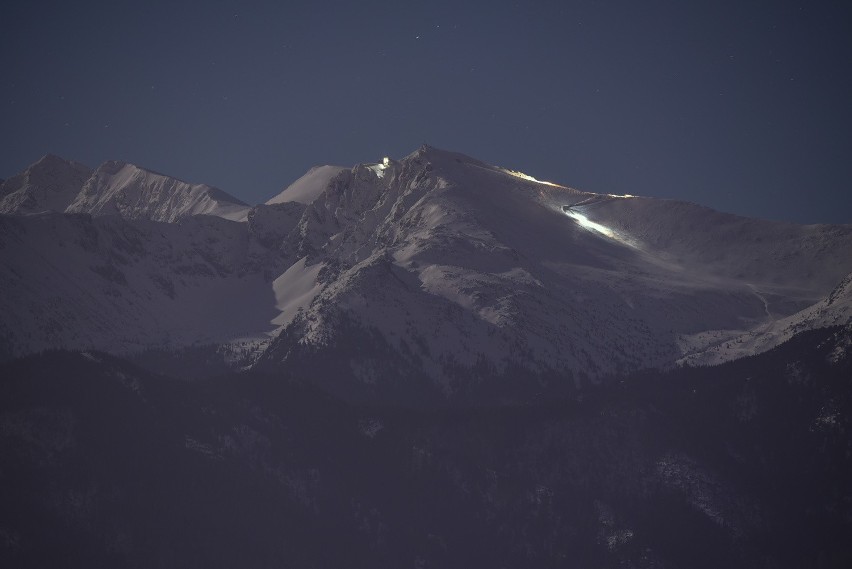 Nocne wędrówki w Tatrach mogą zostać zakazane. Co planuje TPN