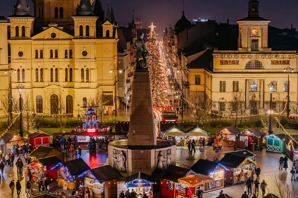 Jarmark Bożonarodzeniowy w Łodzi nadal otwarty. Sprawdź grafik pracy