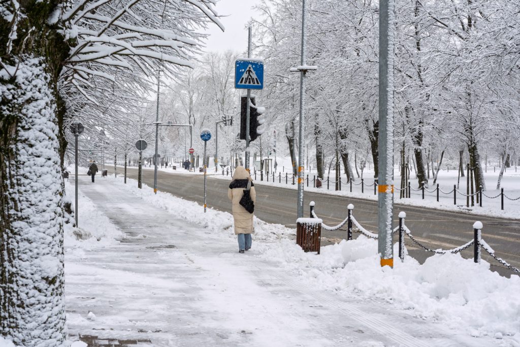 Siarczyste mrozy nadciągają nad Polskę: charakterystyka fali zimna, prognozy i zagrożenia