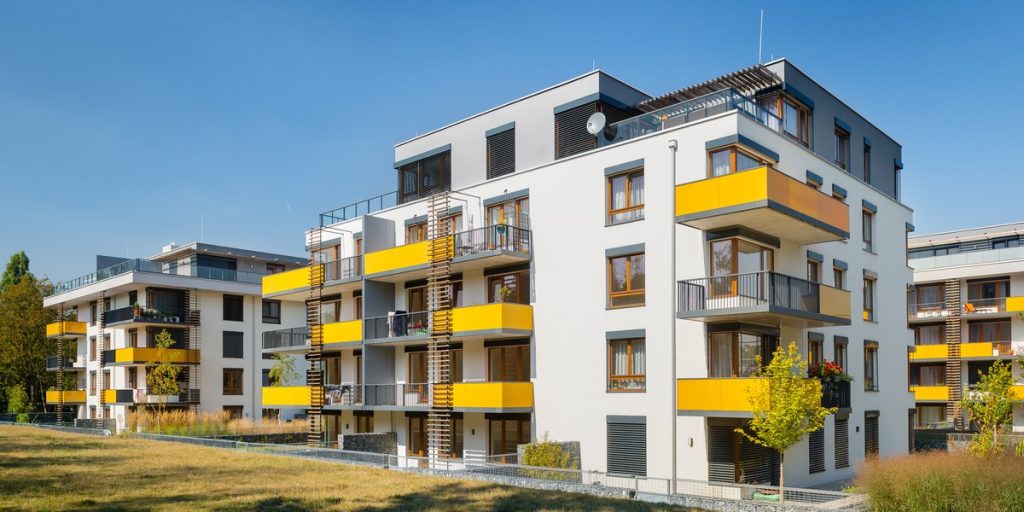 Dlaczego część mieszkań w Polsce potanieje: przyczyny i prognoza