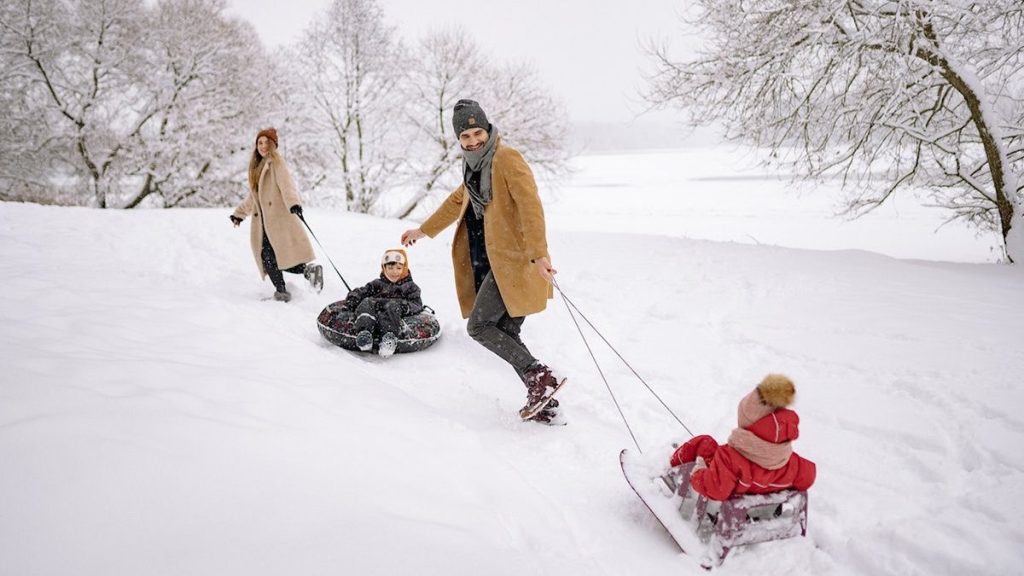 Gdzie pojeździć na sankach w Łodzi w 2026 roku: najlepsze miejsca
