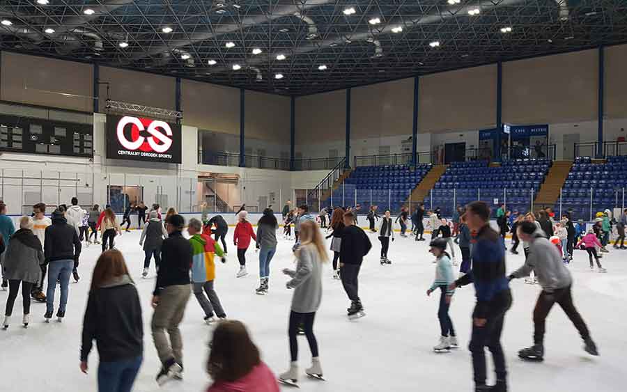 Lodowiska w Warszawie 2026: gdzie pojeździć na łyżwach i ile to kosztuje