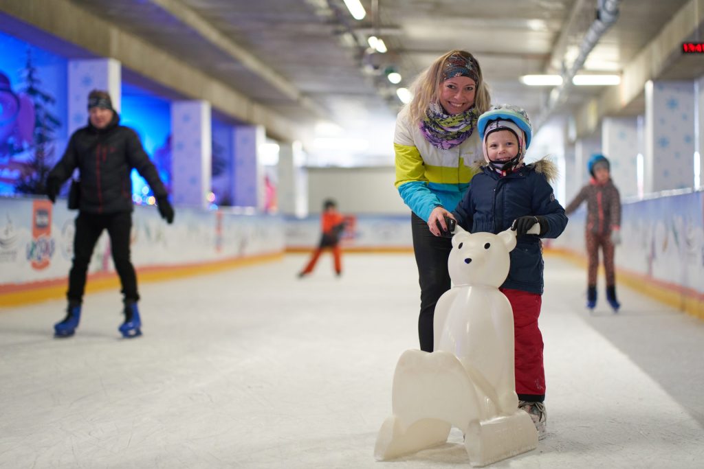 Lodowiska we Wrocławiu 2026: gdzie pojeździć na łyżwach i ile to kosztuje