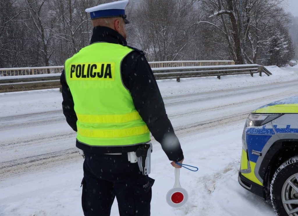 Nowe przepisy drogowe w Polsce od 29 stycznia: jak działają, ile wynoszą kary i kto straci prawo jazdy dożywotnio