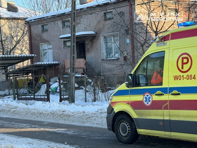 Tragedia w warszawskim Ursusie. W opuszczonym domu znaleziono dwoje zmarłych