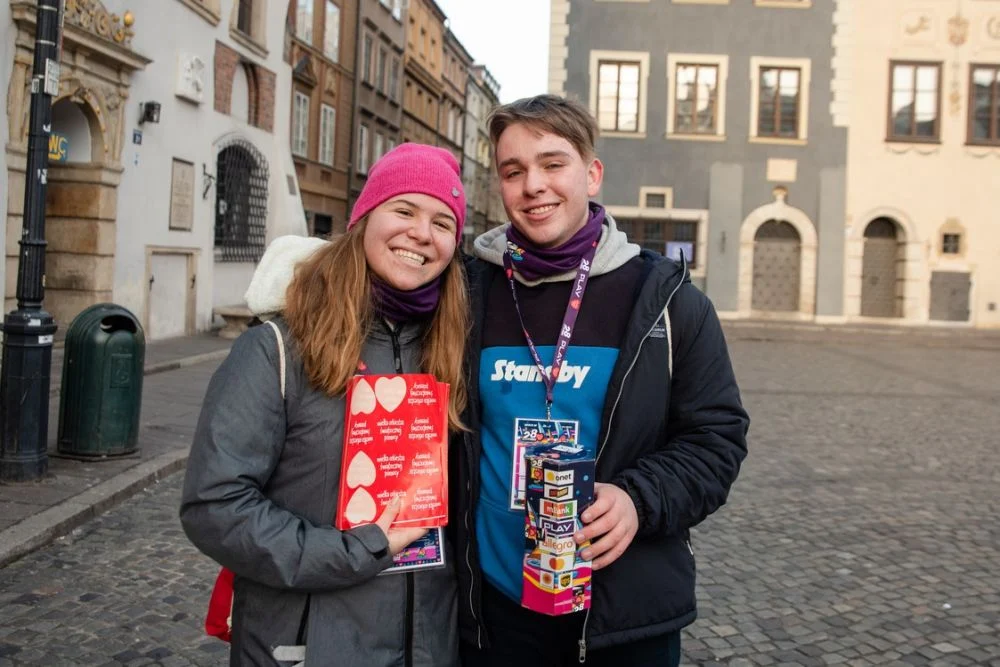 Finał WOŚP coraz bliżej. Jak rozpoznać prawdziwego wolontariusza przed finałem? Sprawdź te sygnały