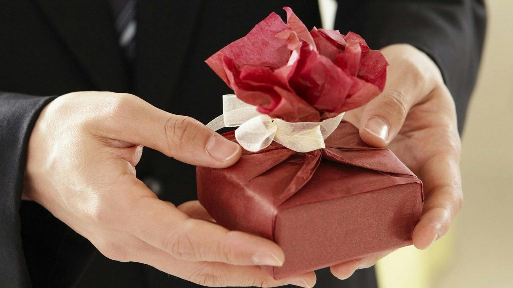 Dlaczego niektóre imiona mają kilkanaście imienin? Lista najczęstszych