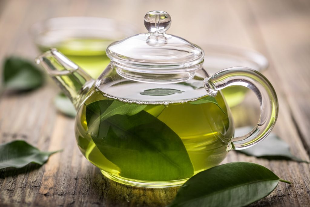 Co pić rano zamiast kawy: napoje, które naturalnie dodają energii