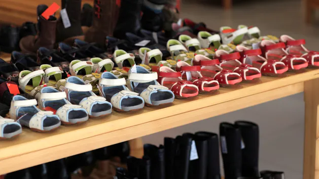 Największy producent obuwia dziecięcego w Polsce zniknął z rynku. Dlaczego Bartek SA upadł