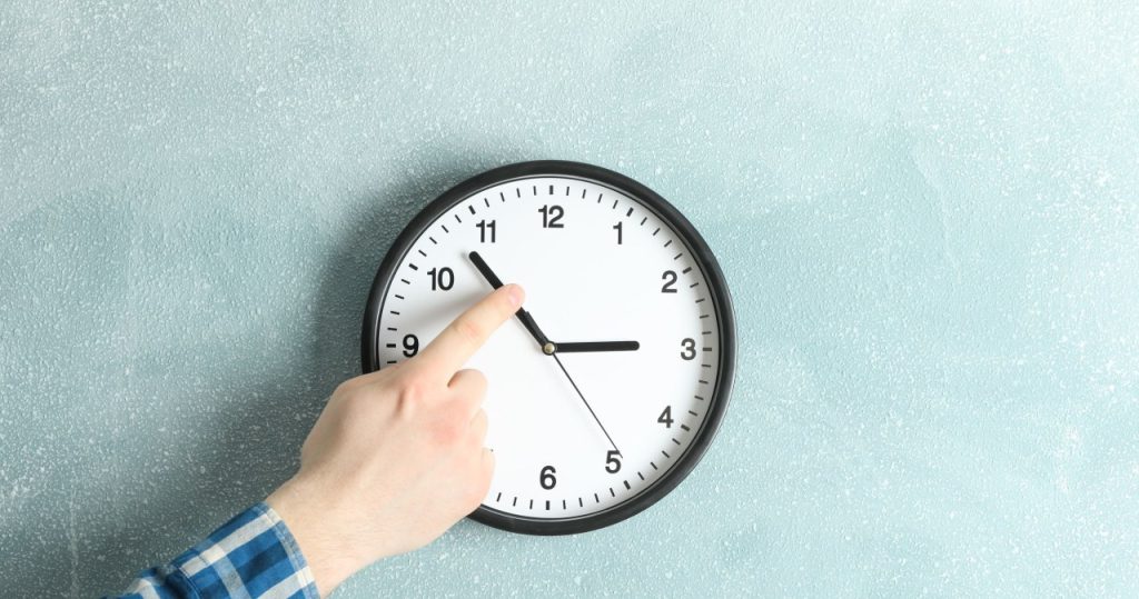 Zmiana czasu na letni 2026 w Polsce – dokładna data i godzina