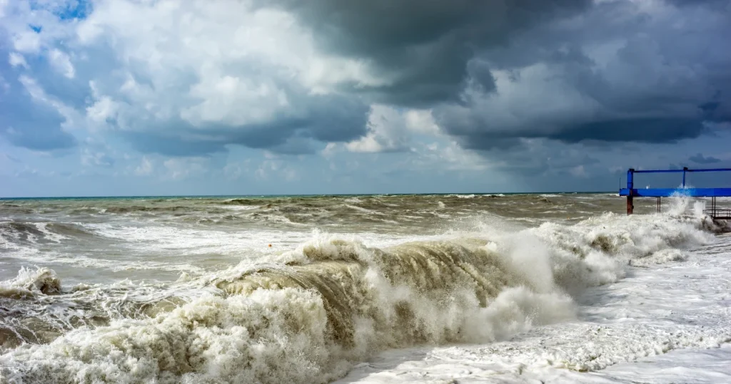 Bezprecedensowy spadek poziomu Bałtyku. Ubyło tyle wody co 110 mln basenów. Eksperci wyjaśniają przyczyny