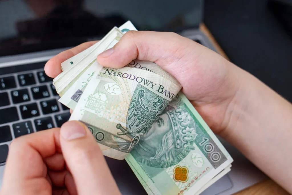 Płaca minimalna 2027: czy przekroczy 5 tys. zł? Nowe wyliczenia w Polsce