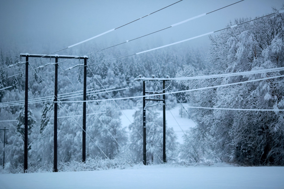 Intensywne opady śniegu a blackout na Pomorzu – gdzie nie ma prądu?