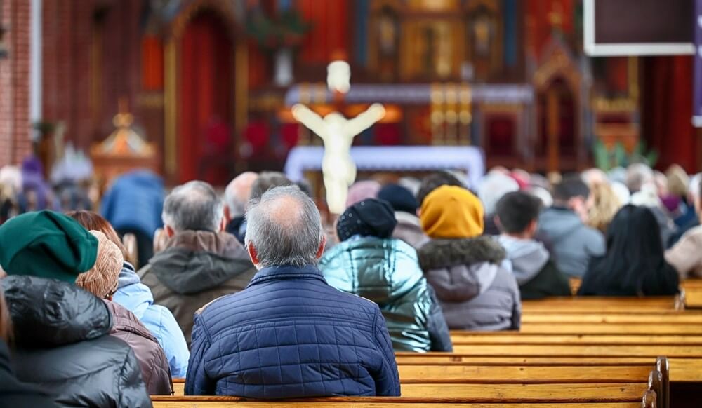 Środa Popielcowa 2026 – czy trzeba iść do kościoła i zachować post? 