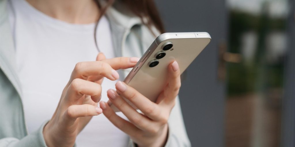 Awaria w sieci Play. Klienci bez SMS i MMS, operator przeprasza