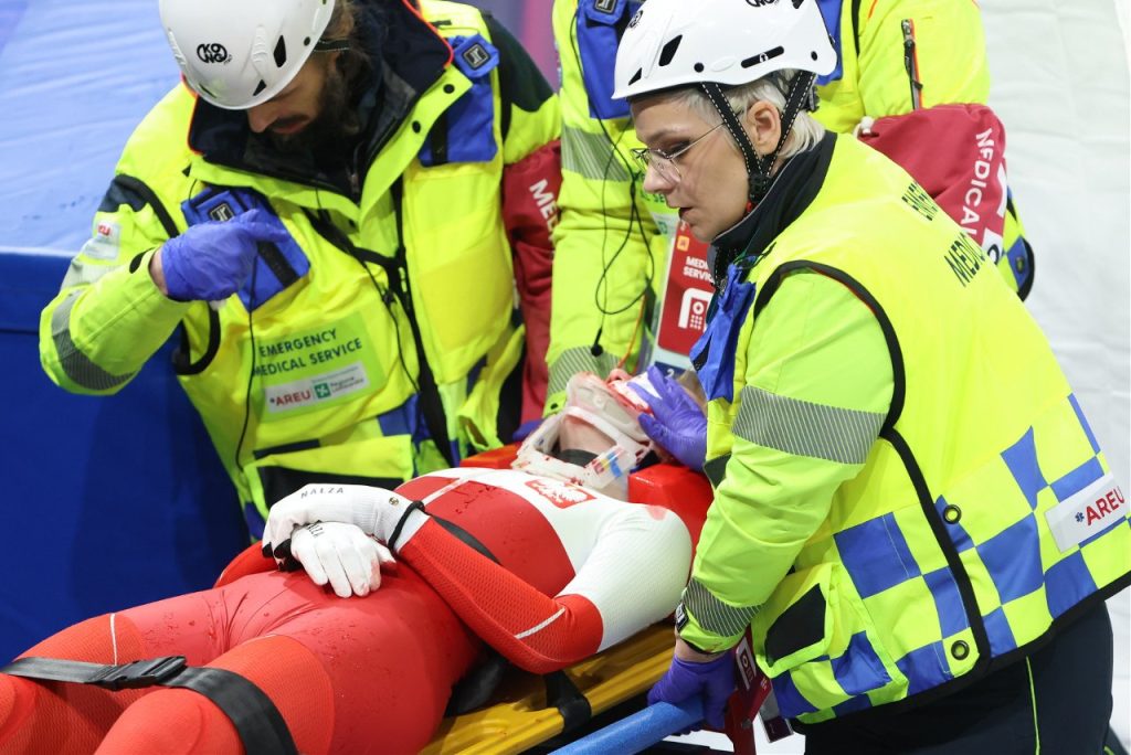 Dramat na igrzyskach w Mediolanie: upadek Kamili Sellier i natychmiastowa dyskwalifikacja rywalki Dramat na igrzyskach w Mediolanie: upadek Kamili Sellier i natychmiastowa dyskwalifikacja rywalki