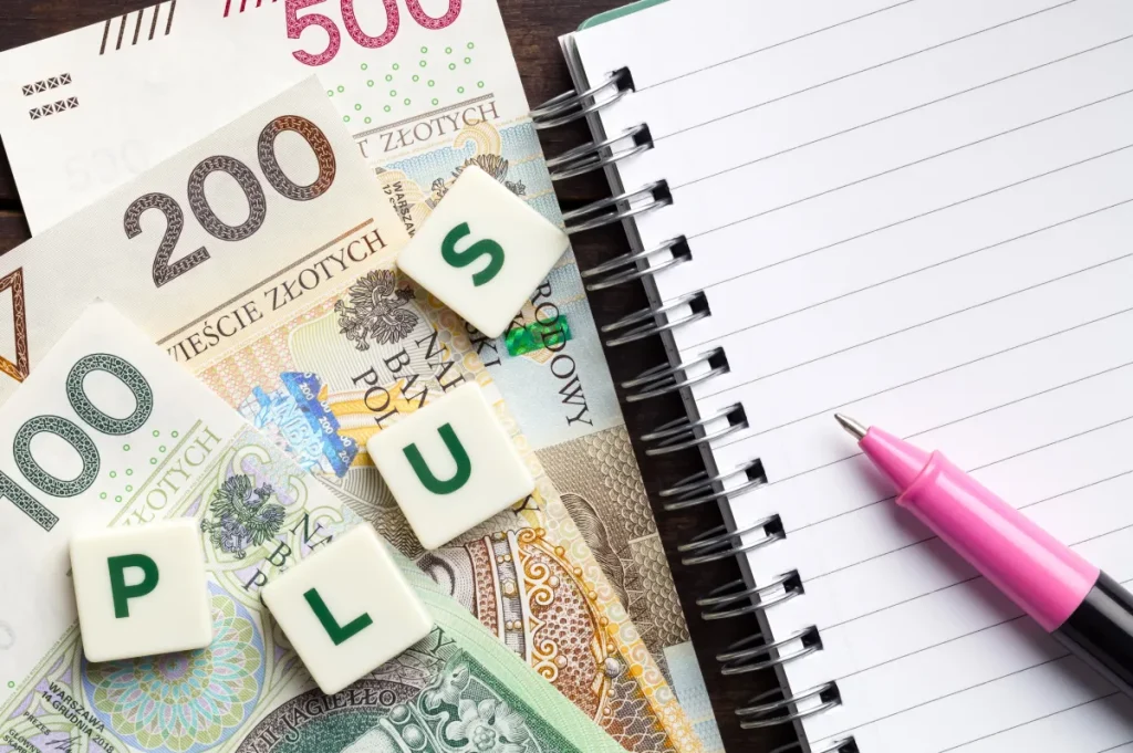 Nowe zasady 800 plus. Kto musi złożyć wniosek i spełnić dodatkowe warunki