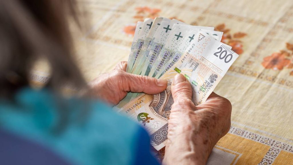 Marcowa waloryzacja emerytur 2026. Część seniorów dostanie wyższe świadczenie już w lutym Marcowa waloryzacja emerytur 2026. Część seniorów dostanie wyższe świadczenie już w lutym