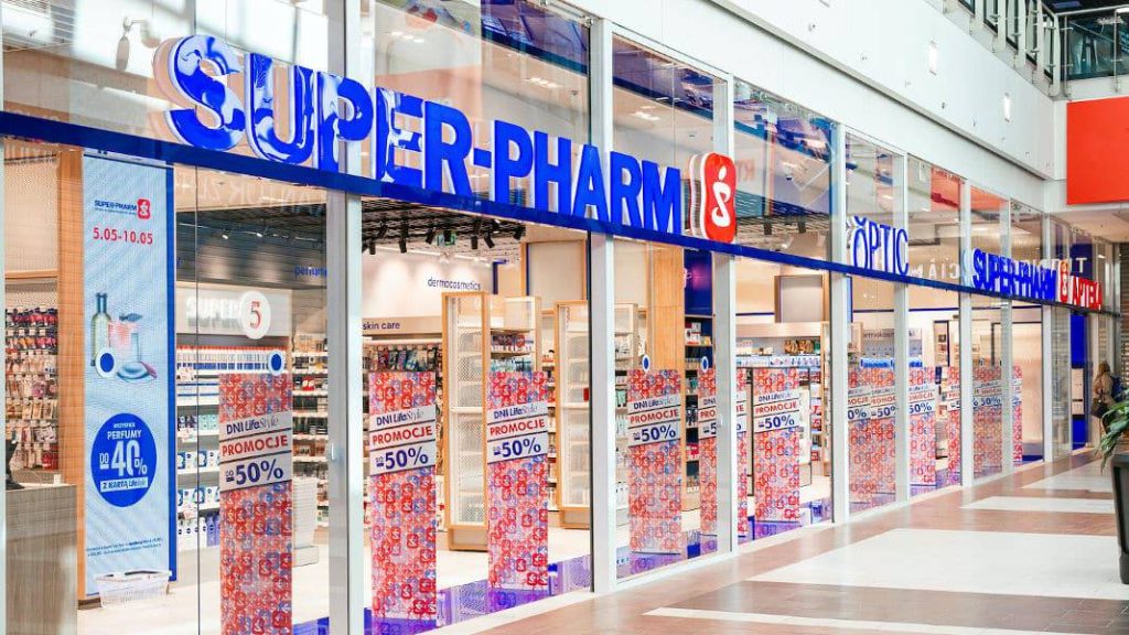 Super-Pharm obniża ceny perfum nawet o 40%. Sprawdź listę marek Super-Pharm obniża ceny perfum nawet o 40%. Sprawdź listę marek