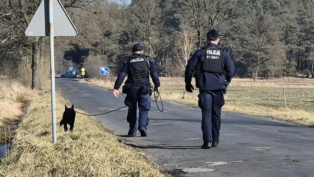 Tragedia w Kadłubie: dwie osoby zamordowane siekierą, policja zatrzymała nastolatka