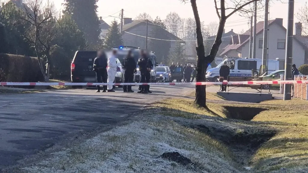 Tragedia w Kadłubie: dwie osoby zamordowane siekierą, policja zatrzymała nastolatka