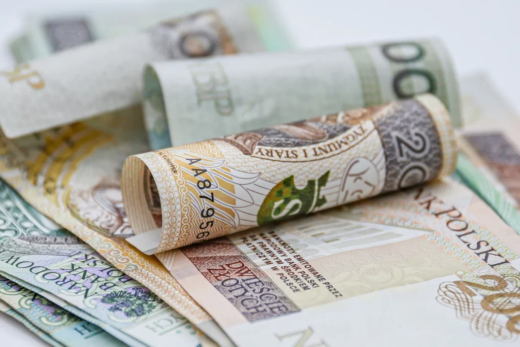 Ile wyniesie trzynastka na rękę w 2026 roku? ZUS poda przelewy w kwietniu