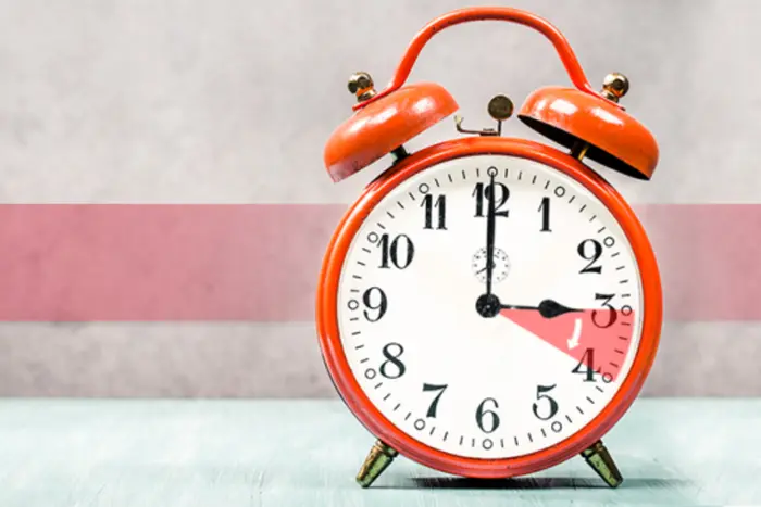 Kiedy przestawiamy zegarki na czas letni w Polsce 2026? Dokładna data i godzina