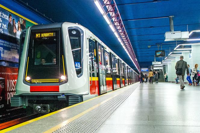 Zakłócenia na linii metra M1 w Warszawie: co się wydarzyło między Centrum a Wilanowską Zakłócenia na linii metra M1 w Warszawie: co się wydarzyło między Centrum a Wilanowską