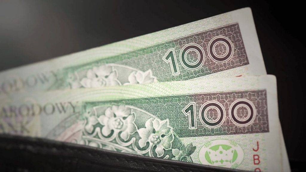 Wielkie zmiany w bankomatach w Polsce. Wypłata gotówki bez karty coraz bliżej